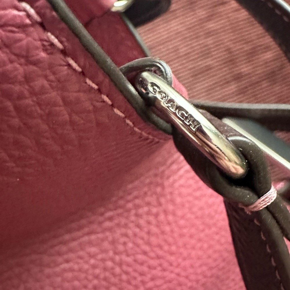 NWTS Coach Andy Tote w/Horse & Carriage Light Raspberry pebbled leather - Picture 8 of 16